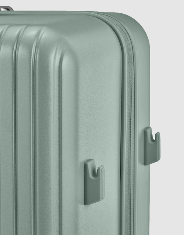 American Tourister - Velox Check-In Medium 68cm Suitcase Expandable Book Opening