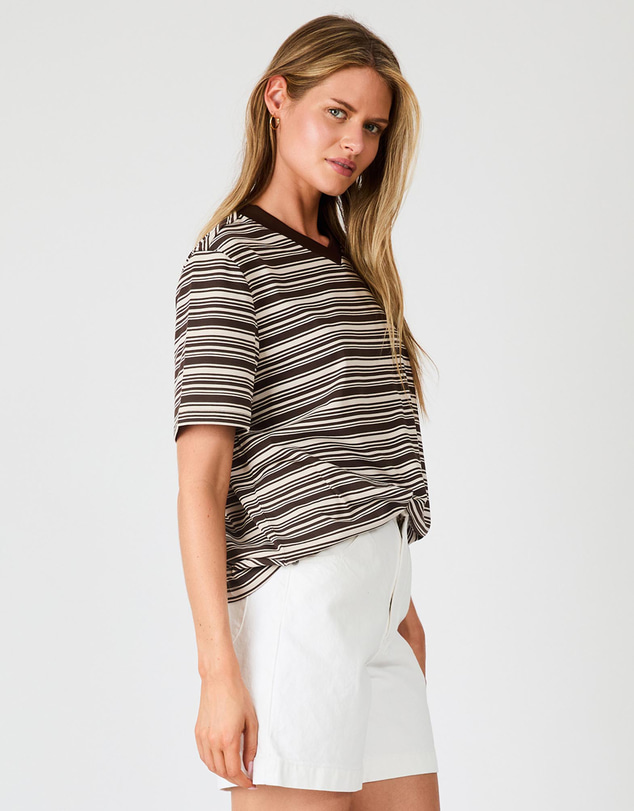 Rolla's - Sunday V Neck Tee