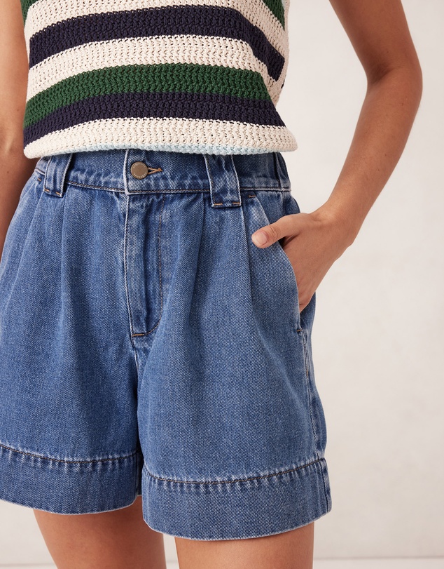 Ceres Life - Billie Pleat Front Short
