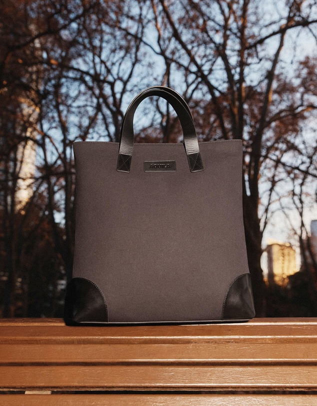 Aquila - Yale Tote Bag