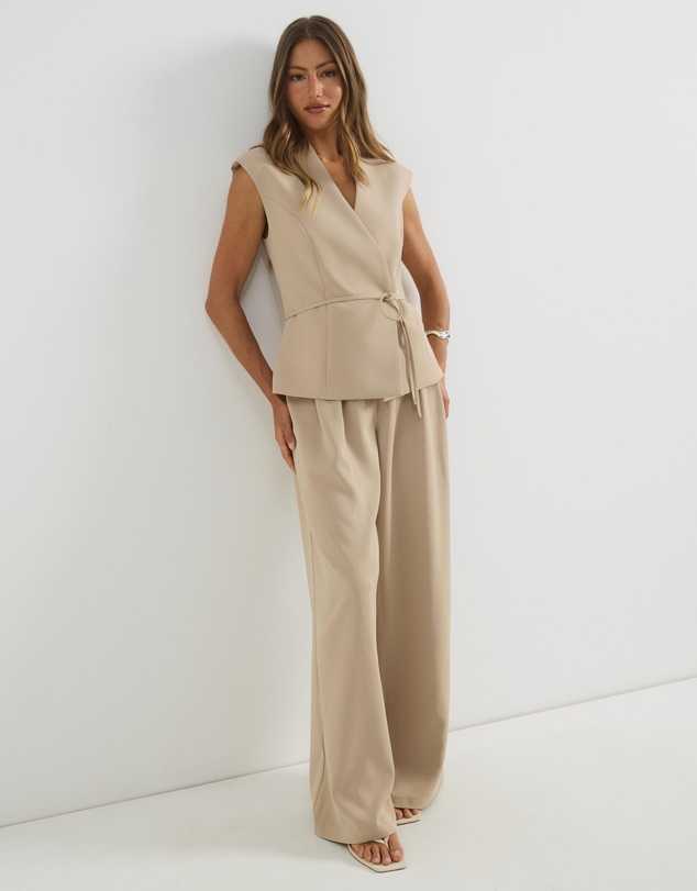Atmos&Here - Marnie Sleeveless Blazer With Extended Shoulder