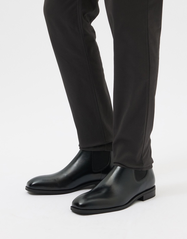 AERE - Leather Chelsea Boots - Men's