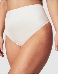 Spanx - SHAPING SATIN-Thong