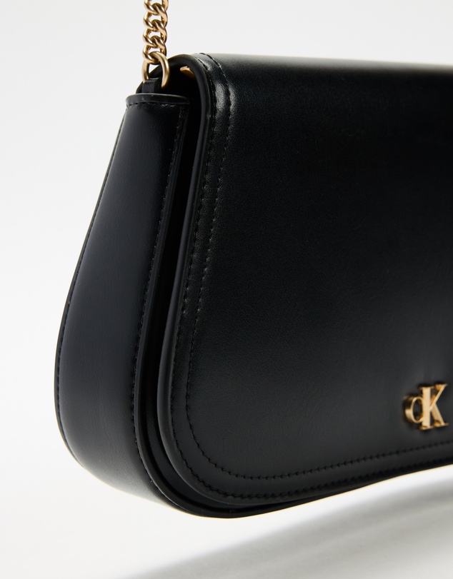 Calvin Klein - CK Curved Wallet on Chain