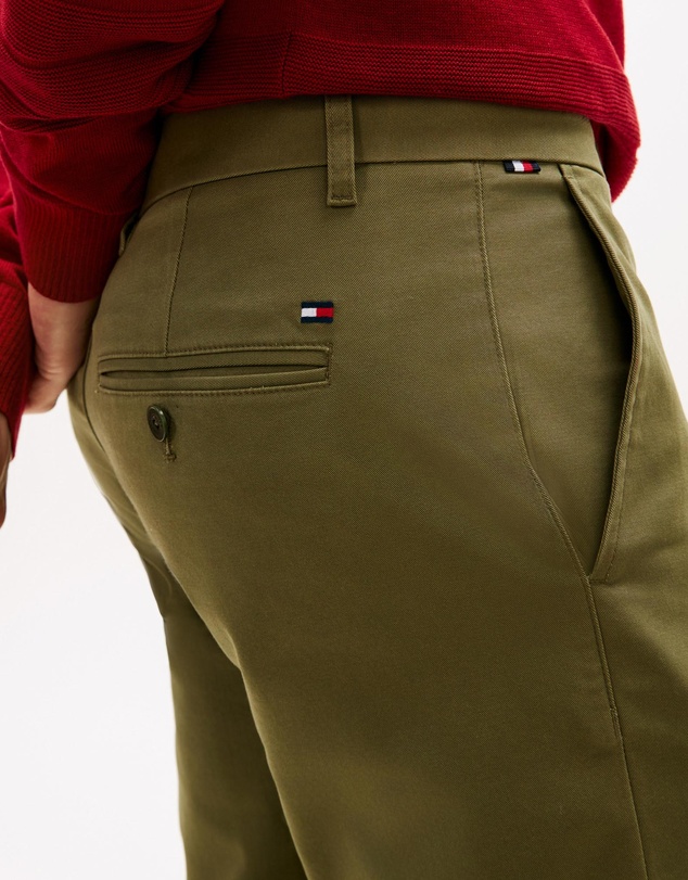 Tommy Hilfiger - 1985 Essential Bleecker Slim Fit Chinos
