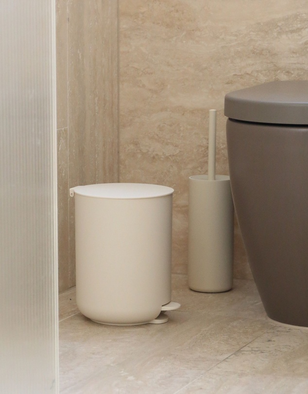 DESIGNSTUFF - ARC Pedal Bin, 4.3L