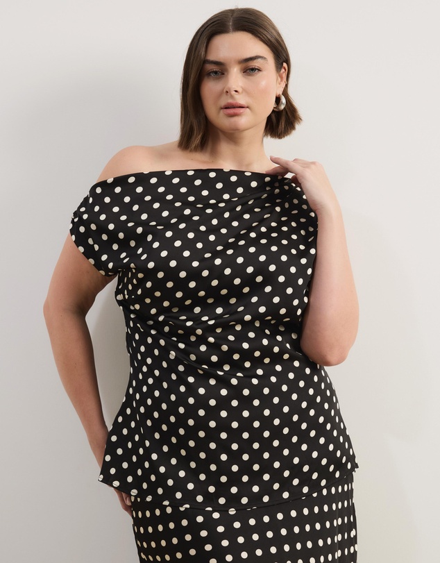 Atmos&Here Curvy - Lowen Satin Off Shoulder Top