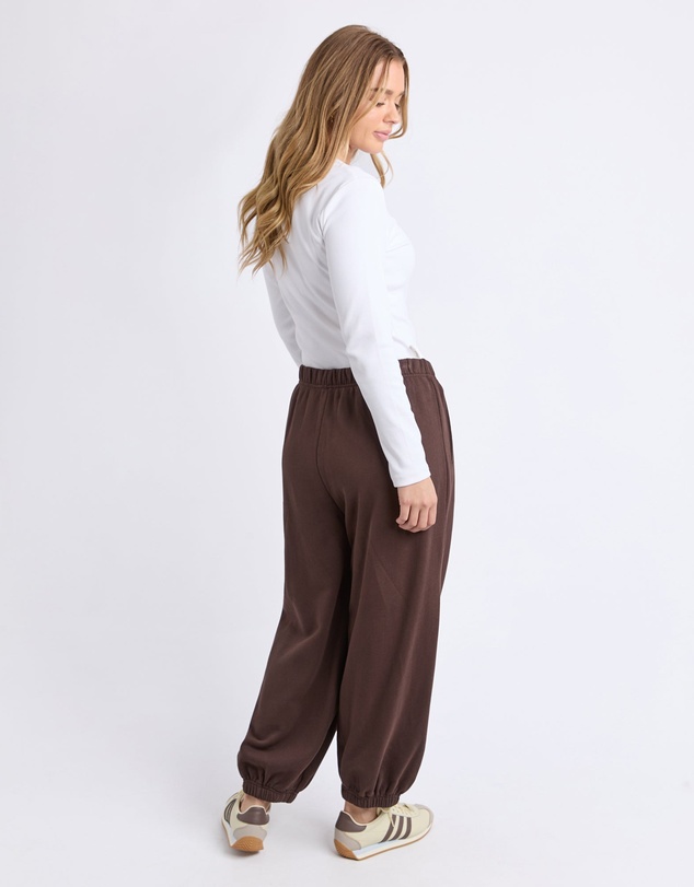 Foxwood - Foundation Barrel Trackpant Coffee Bean