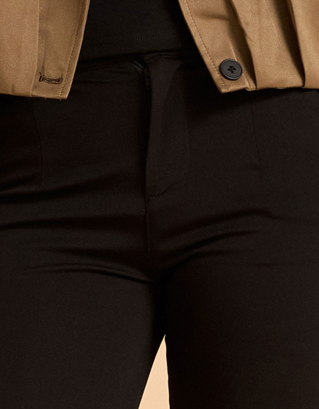 MVN - Capri Pant