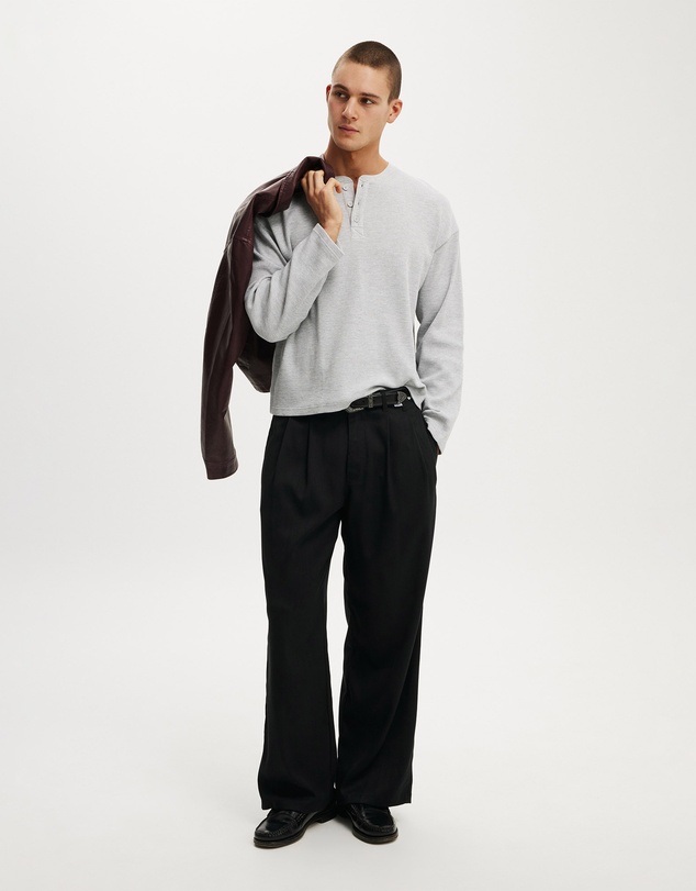 Cotton On - Relaxed Fit Textured Henley Long Sleeve