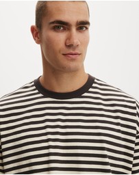Cotton On - Cropped Fit T-Shirt
