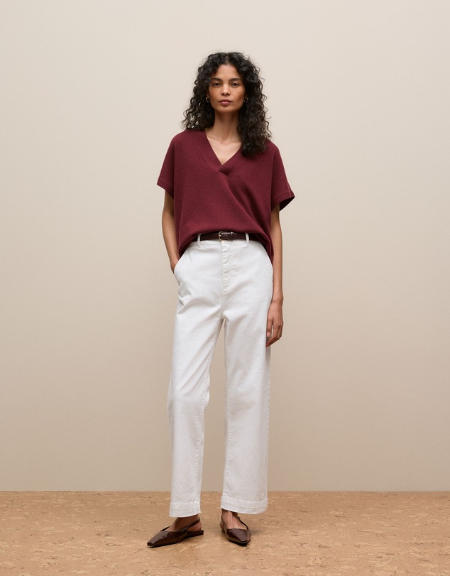 Trenery - Merino Cashmere Relaxed V Neck Knit in Auburn