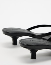 Atmos&Here - Dasha Leather Thong Kitten Heels
