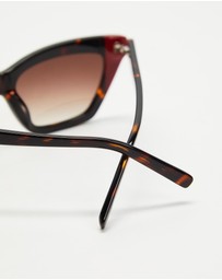 DKNY - DK547S