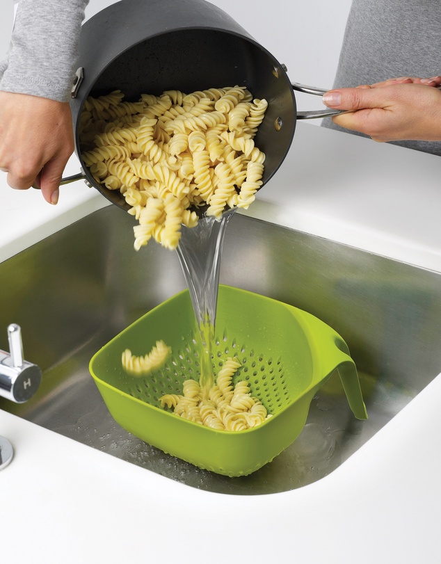 Joseph Joseph - Square Colander, Medium (White)