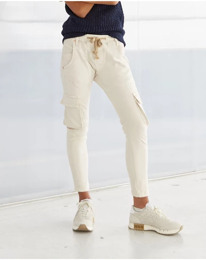 DRICOPER DENIM - Active Cargo Cream Jeans