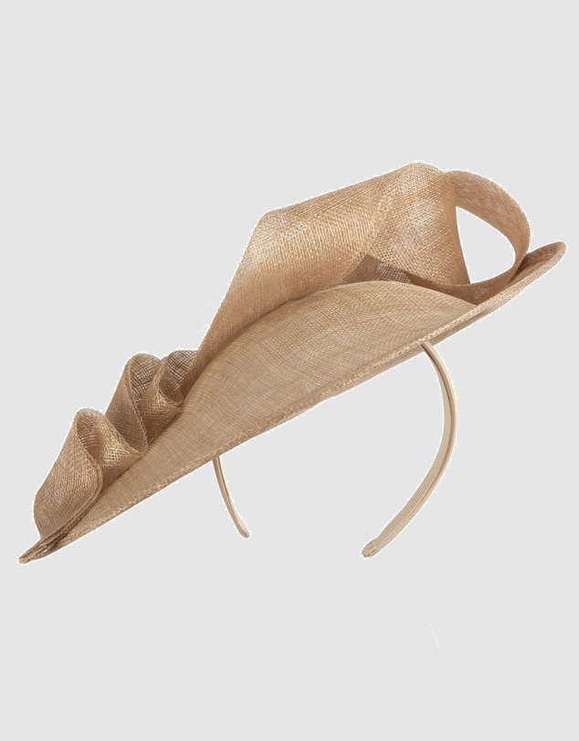 Max Alexander - Nude Plate Racing Fascinator