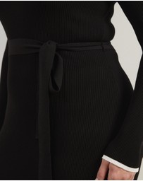 Atmos&Here Curvy - Maci Fitted Midi Knit Dress
