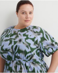 Kowtow - Illustrate Dress