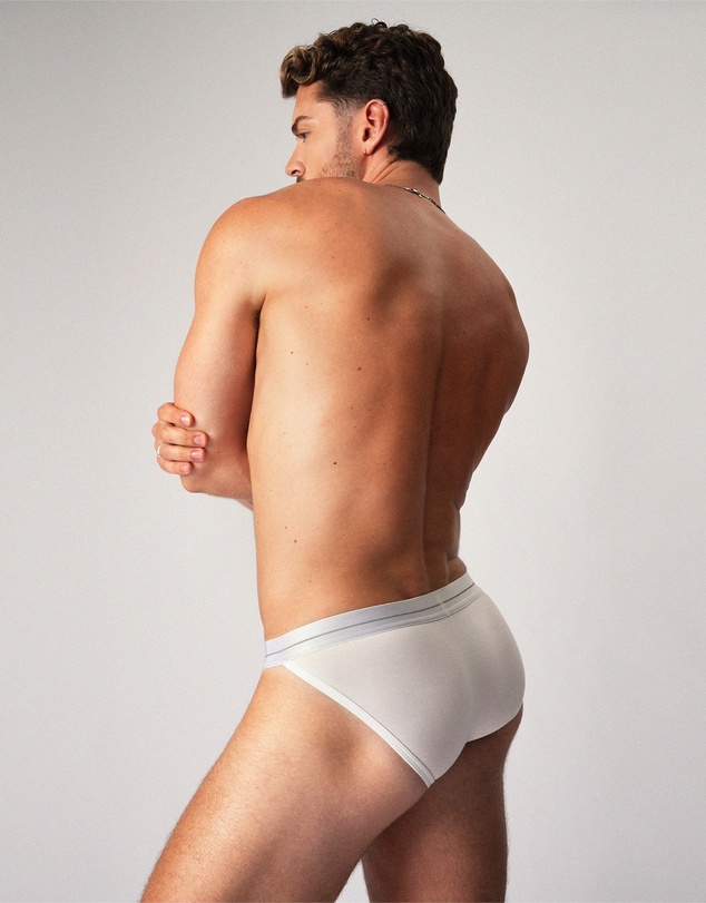 TEAMM8 - Icon Sports Brief