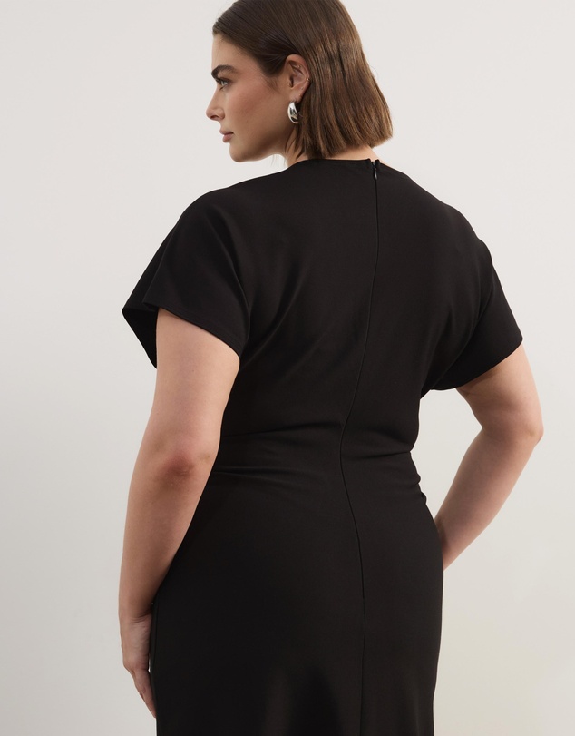 Atmos&Here Curvy - Freya V-Neck Ponte Midi Dress