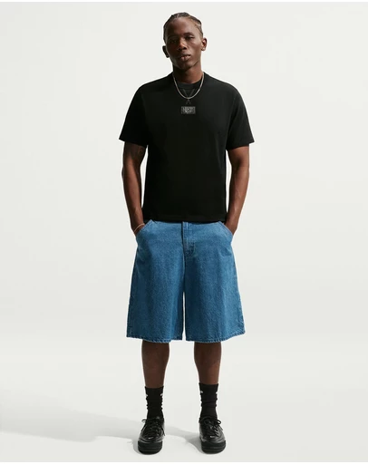 Nike - Sportswear Tailored Premium Patch Essentials T-Shirt