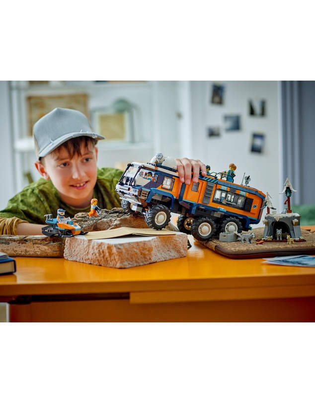 LEGO - 60471 Arctic Explorer Science Lab Truck