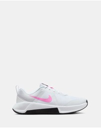 Nike - MC Trainer 3 - Women's