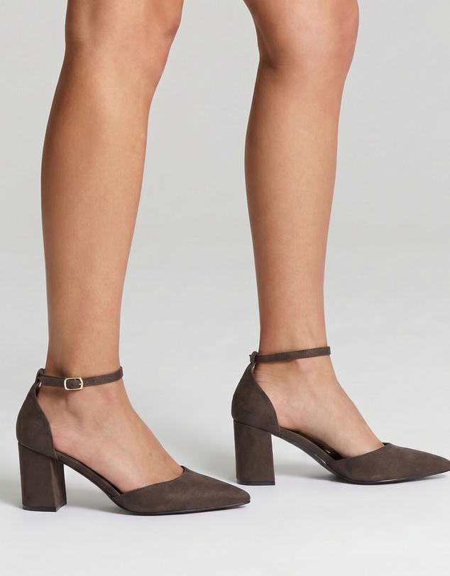 Verali - Eli Closed Toe Block Heels