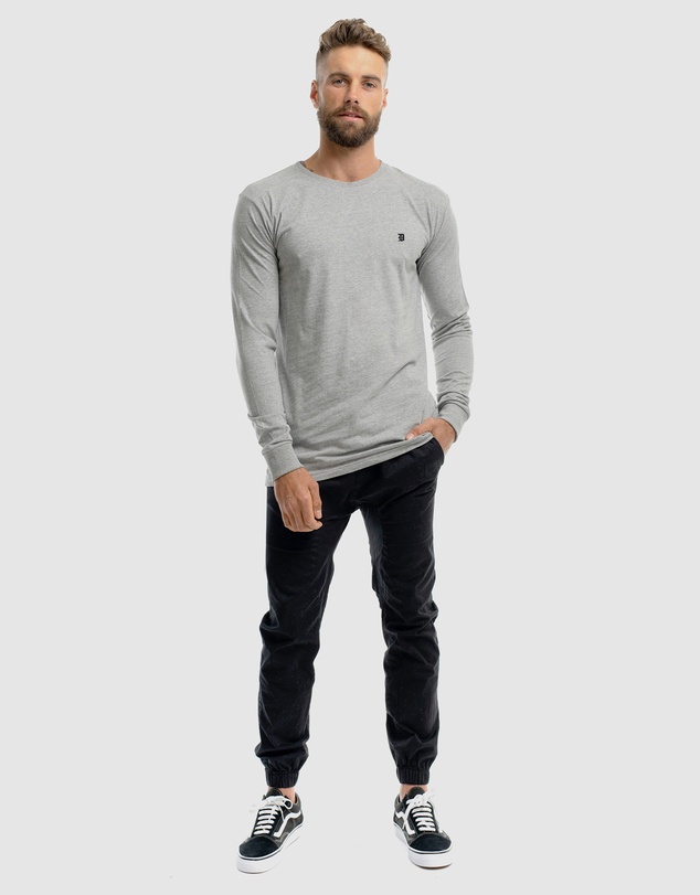DVNT - Classic Embroidery Long Sleeve Tee