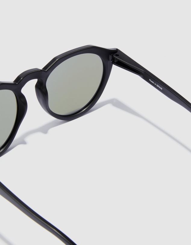 Hawkers Co - Polarized Black Blue Warwick Raw Sunglasses for Men and Women UV400