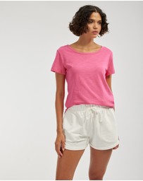 Amelius - Fallon Rounded Hem Tee