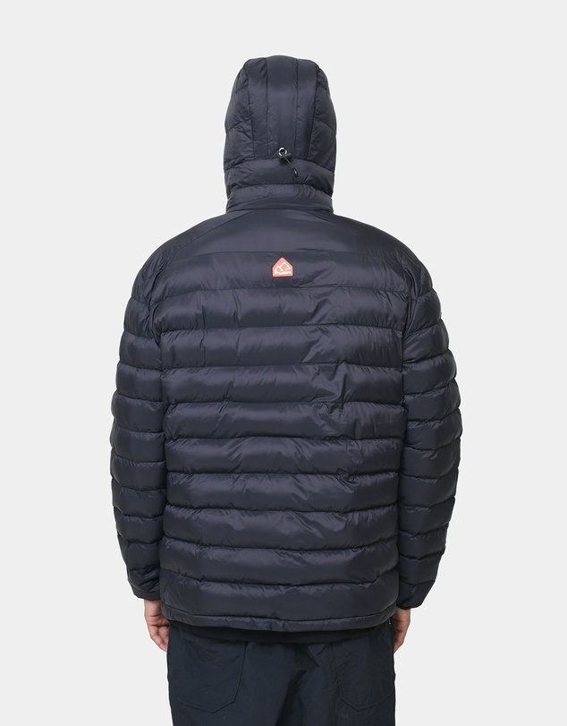 PYRA - SUMMIT PUFFER JACKET - BLACK