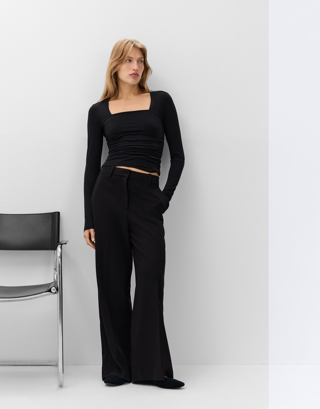 UNISON - Ruched Detail Long Sleeve Top