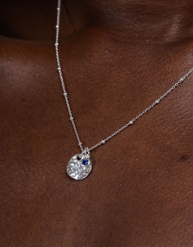 Dower & Hall - Women's Hammered Disc & Blue Sapphire Array Necklace In Sterling Silver