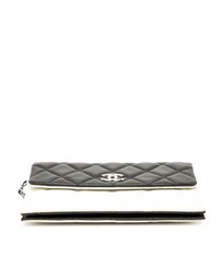 Pre-Loved by Azura Reborn - Pre-Loved CC Bicolor Quilted Lambskin Double Sided Wallet on Chain