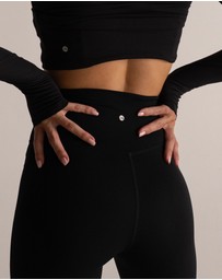 HyperLuxe The Label - Shape Flare Legging