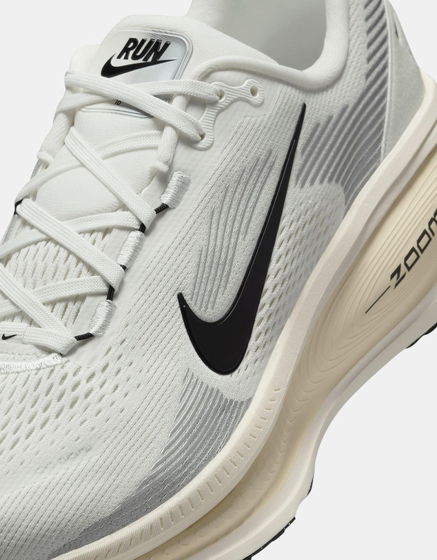 Nike - Nike Vomero 18 - Men's