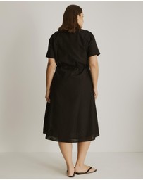 Atmos&Here Curvy - Cara Tie Waist Maxi Shirt Dress