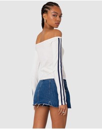 EDIKTED - 90'S Off Shoulder Long Sleeve T Shirt