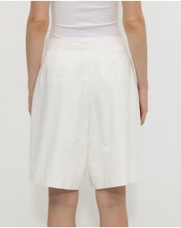 Calli - Harp Tuck Front Shorts