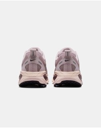 Nike - Vomero 18 - Women's