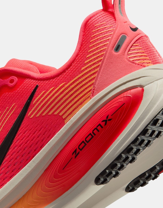 Nike - Vomero 18 - Women's