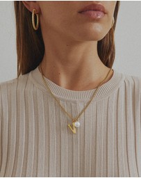 Zahar - Pearl Letter V Necklace