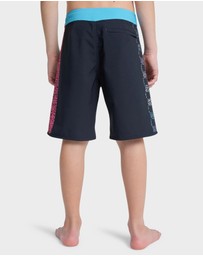 Quiksilver - Boys 8 to 16 Surfsilk Next Gen 17