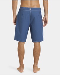 Billabong - Mens Piped Pro Performance 20