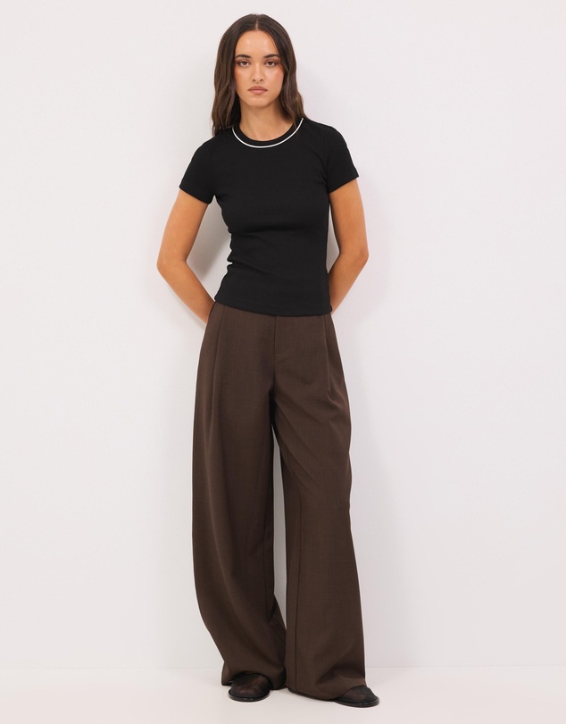 Calli - Taylor Rib Tee