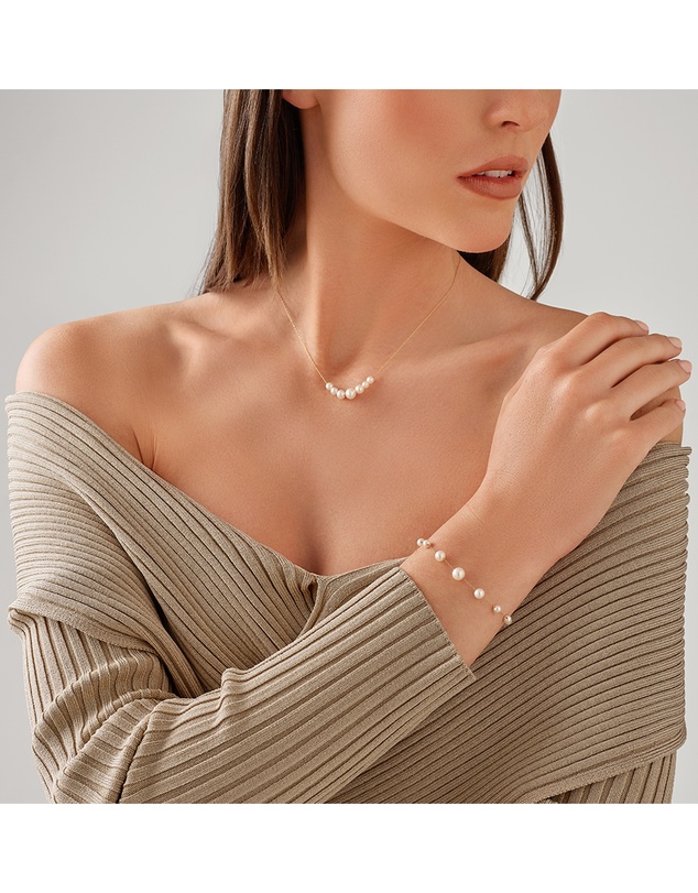Michael Hill - Bracelet with Cultured Freshwater Pearls in 10kt Yellow Gold