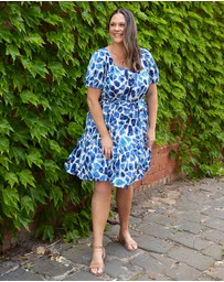 Love Your Wardrobe - Mae Square Neck Dress