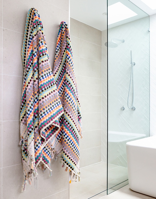 Miss April - Pompom Bath Towel